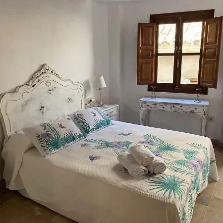 Charming De Gomerez Apartment *